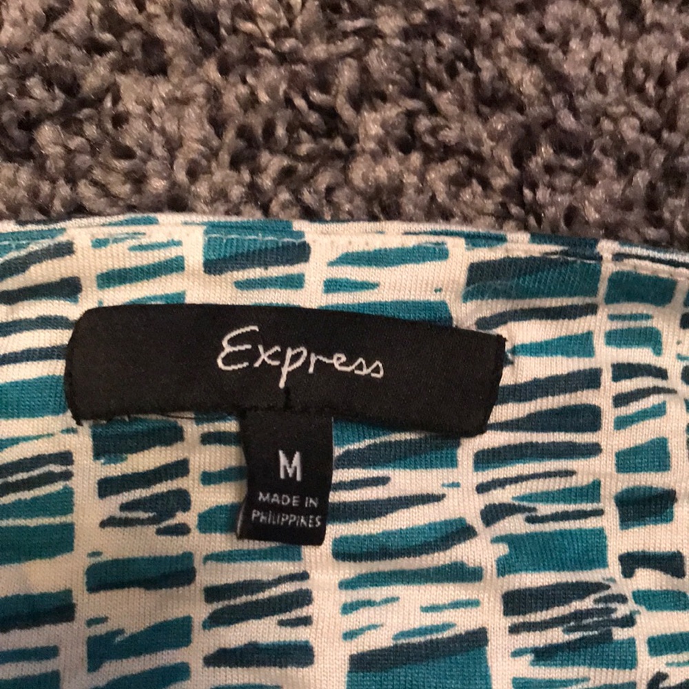 Express halter top - Picture 5 of 5